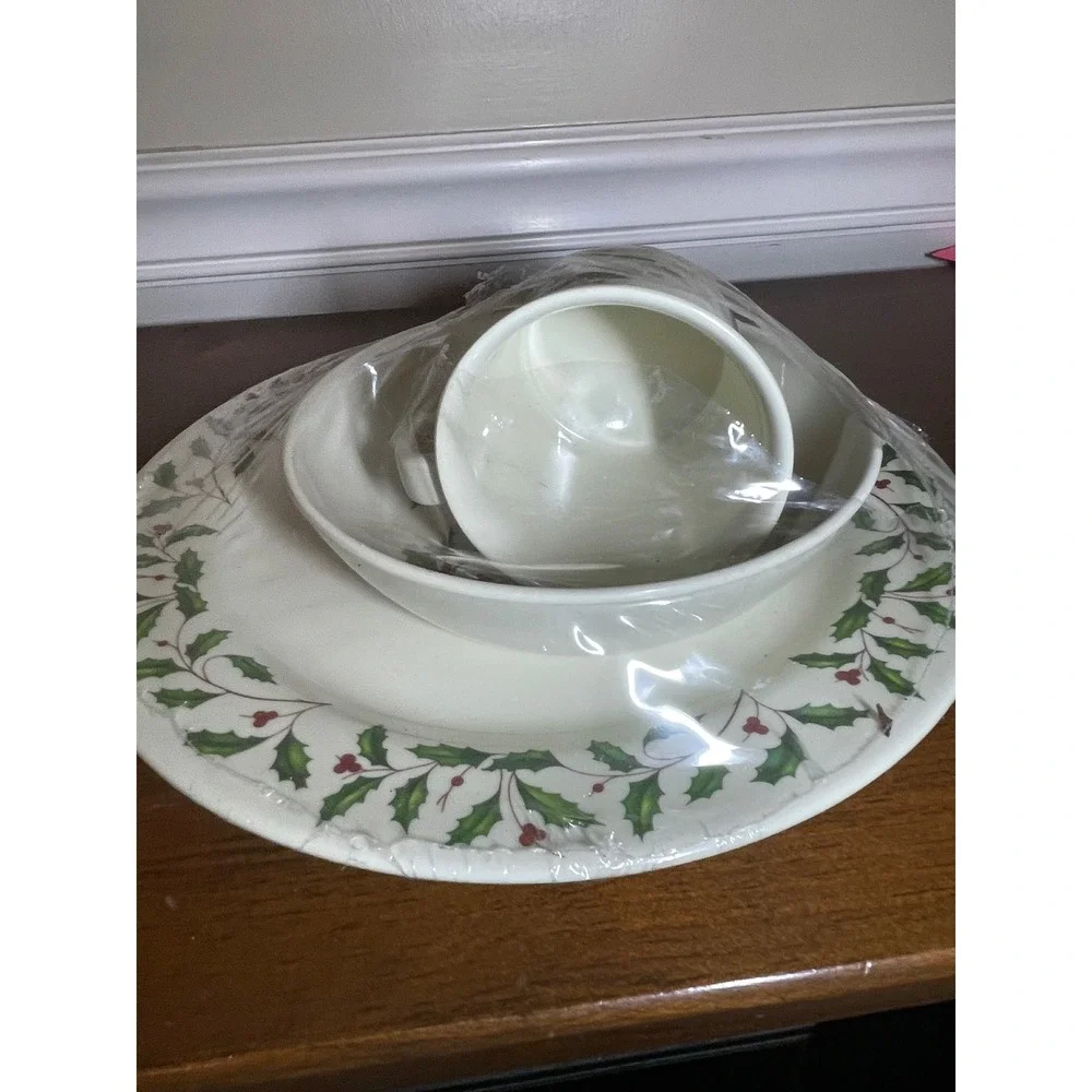 Lenox China Holiday Holly Berry 3 Piece Set Dinner Plate Bowl Mug Christmas